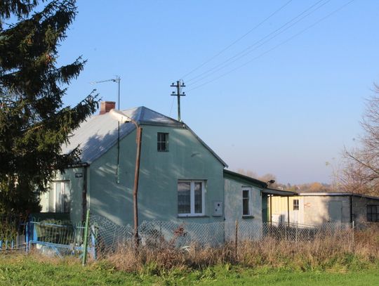 Dom do remontu na obrzeżach Chełma na sprzedaż (cena 189 000 zł)
