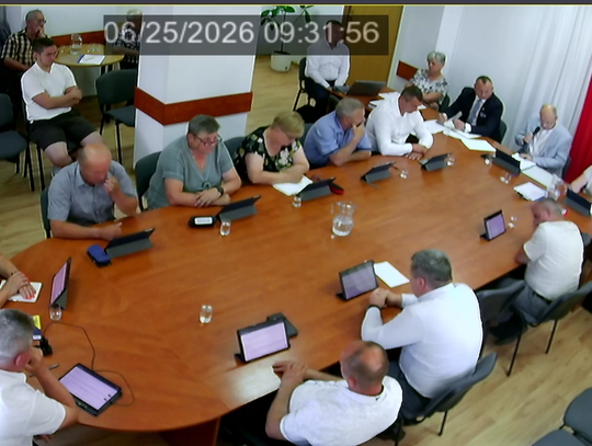 Rekordowe inwestycje, modernizacja infrastruktury, sukcesy sportowe i spokojna współpraca samorządu z radą - to najważniejsze argumenty, które przesądziły o jednogłośnym udzieleniu wójtowi Dubienki wotum zaufania. Choć raport o stanie gminy wskazuje również na problemy demograficzne.