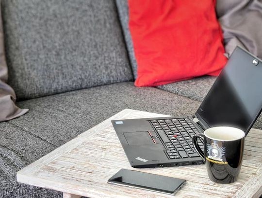 Dwa tygodnie w czterech ścianach