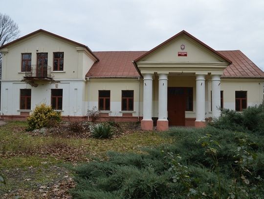 Dworek znów pod młotek