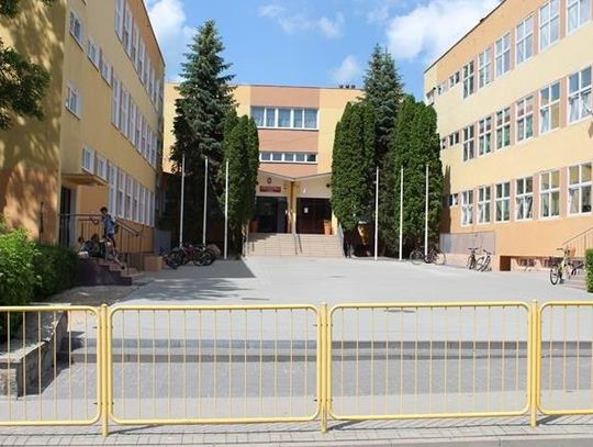 Dyrektor Ósemki może spać spokojnie