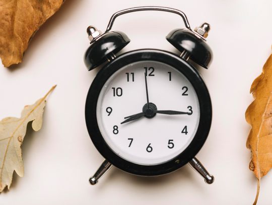 Dziś spaliśmy godzinę dłużej. Tej nocy zmienił się czas na zimowy