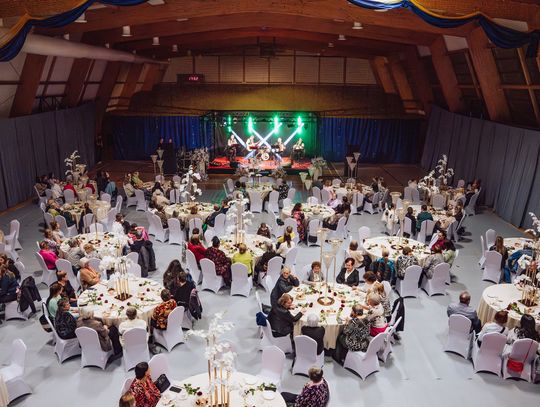 Elegancko, muzycznie i z klasą. Gmina Wola Uhruska świętowała Dzień Kobiet [FOTO+WIDEO]