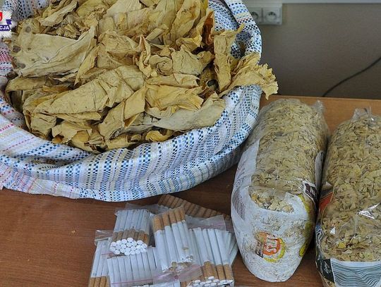 Emeryt wytwarzał w domu papierosy