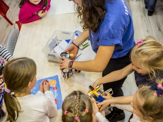 Ferie zimowe i zajęcia pozalekcyjne dla dzieci - PROGRAMOWANIE I ROBOTYKA LEGO w Chełmie! Dlaczego warto zapisać swoje dziecko?