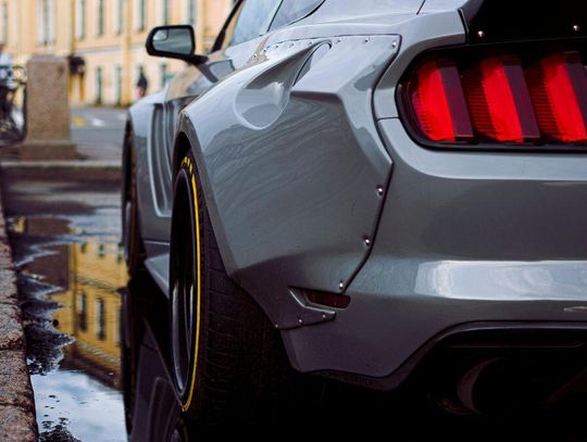 Ford Mustang dla policji od pijanego kierowcy. Tego chce prokuratura