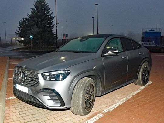 Funkcjonariusze NOSG odzyskali drogiego mercedesa