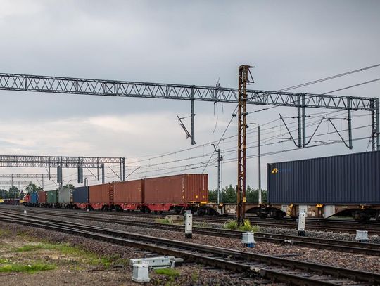 Gigantyczny przemyt. Dawali „w łapę” celnikom. Jest akt oskarżenia dla 33 osób Gigantyczny przemyt. Dawali „w łapę” celnikom. Jest akt oskarżenia dla 33 osób
