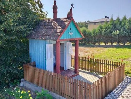 - Nie mogę pozostać bierny, kiedy widzę, co dzieje się z tą cenną, XIX-wieczną kapliczką – w alarmującym tonie zwrócił się do nas niedawno mieszkaniec Raciborowic. Dla niego miejscowa kapliczka to nie tylko obiekt kultu. To także cenne świadectwo historii miejscowości, które przetrwało próbę lat.