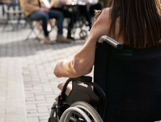 Ponad 132 tys. zł – tyle w ramach programu „Asystent osobisty osoby z niepełnosprawnością – edycja 2026” pozyskała gmina Białopole. Szczegółowych wyjaśnień w tym obszarze udzieliła radnym, w czasie ostatnich obrad, wójt Aneta Radomska.