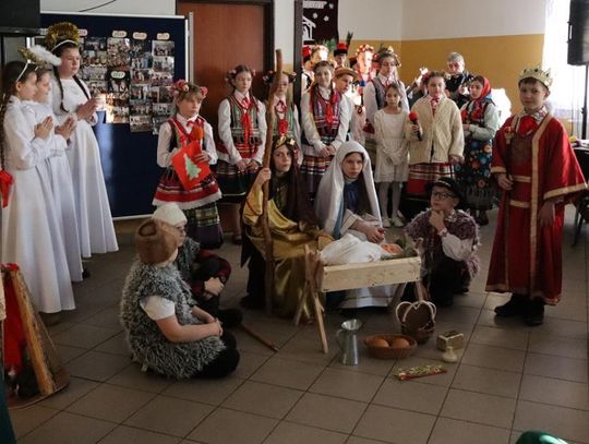 18 stycznia w świetlicy wiejskiej w Strzelcach odbyło się uroczyste spotkanie pod hasłem „Święte wieczory”.