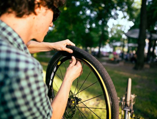 Gm. Białopole. Wykorzystują mrozy, by przygotować się na lato. Chcą stworzyć przestrzeń do rekreacji Władze gminy konsekwentnie realizują swój plan związany z rozbudową i urozmaiceniem infrastruktury turystycznej. Niedawno informowaliśmy o tym, że w budżecie na bieżący rok zabezpieczono środki na realizację zadań przewidzianych w ramach szlaku turystycznego „Malowniczy Wschód”.