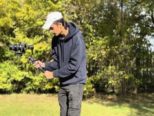 Gm. Chełm. Dla nich wieś nie jest passe. Uczniowie z Okszowa widzą w niej potencjał i przyszłość Znane są już wyniki piątej edycji niezwykłego, filmowego konkursu „Świat się kręci wokół wsi”. Miejsca drugie i dziewiąte w rywalizacji, którą proponuje Ministerstwo Rolnictwa i Rozwoju Wsi, zajęli uczniowie klasy IV technikum mechanizacji rolnictwa i agrotroniki.