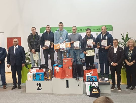 Gm. Chełm. Konrad Polak wrócił z Żarnowca z laurami. Ten młody rolnik zna się na orce