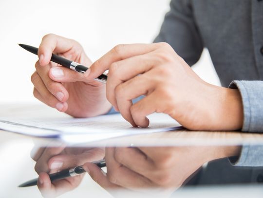 Na stronie gminnego Biuletynu Informacji Publicznej opublikowano plan postępowań przetargowych, jakie władze gminy zamierzają przeprowadzić w ciągu najbliższych miesięcy. Mieszkańcy wiedzą więc konkretnie, kiedy gmina przystąpi do zapisanych w budżecie prac i jakie kwoty zabezpieczono na realizację.