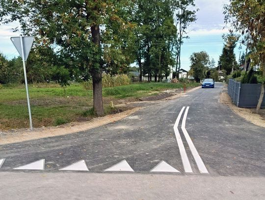 Gm. Dorohusk. Odebrali nowe drogi. Mieszkańcy powinni być zadowoleni