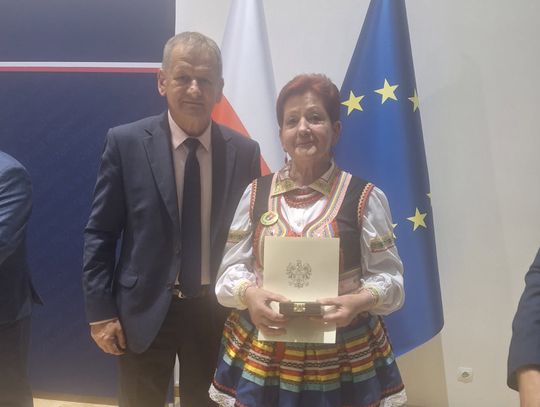 Gm. Fajsławice. Medal dla Barbary Sobczuk – doceniono wieloletnią działalność kulturalną