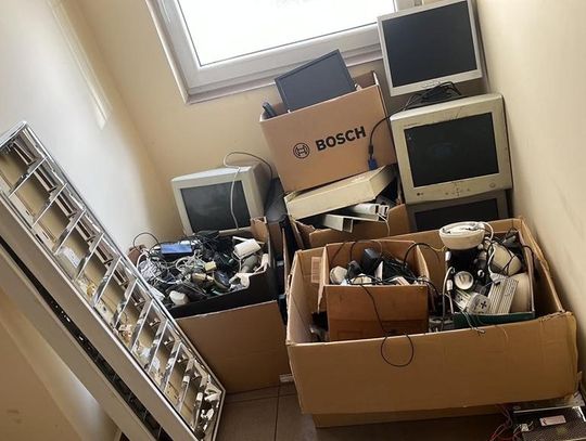 Gm. Fajsławice. Niemal 24 tony elektrośmieci zebrane. Zyskali mieszkańcy i strażacy