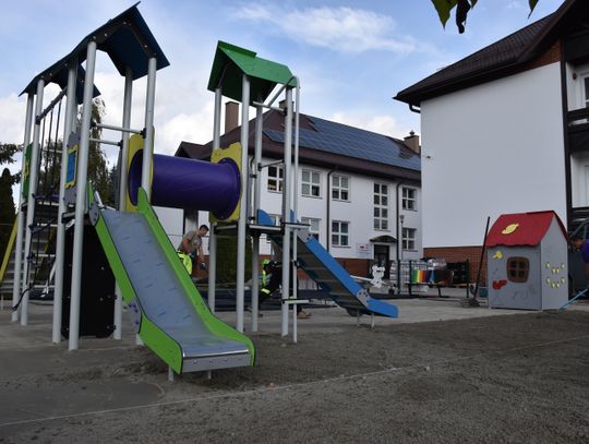 Gm. Fajsławice. Nowy plac zabaw przy szkole. Trwa przebudowa