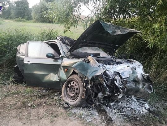 Auto latało od rowu do rowu! Kierowca i pasażerki są w szpitalu