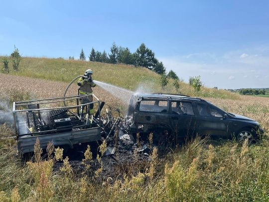 Gm. Izbica. Spłonęło auto z przyczepką i paralotnią. Duże straty!