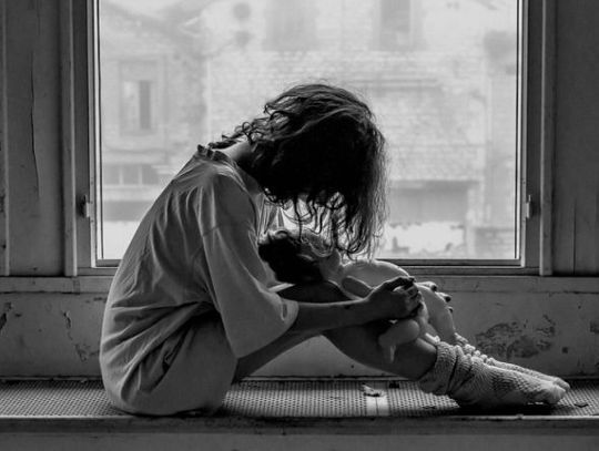 Gm. Izbica: Zwłoki noworodka w torbie za łóżkiem