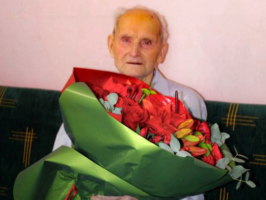 Gm. Kamień. Od Wołynia po Józefin. Niezwykłe 100 lat życia Eugeniusza Mariańskiego Wołyniak, żołnierz 27 Dywizji Piechoty Armii Krajowej, kochający mąż i ojciec. Życiorys Eugeniusza Mariańskiego z Józefina mógłby stanowić kanwę dla niejednej powieści lub filmowego scenariusza. 100. rocznica urodzin skłania do refleksji.