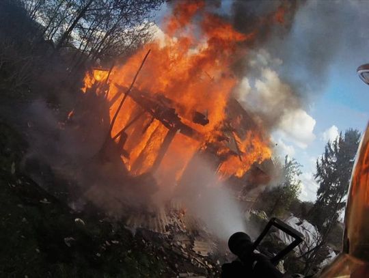 Gm. Kraśniczyn. Pożar domu w Zastawiu. 59-letni mężczyzna trafił do szpitala [ZDJĘCIA]