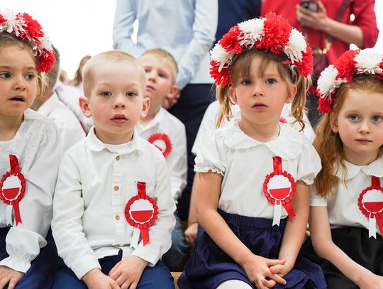 Gm. Krasnystaw. Patriotyczna uroczystość – szkoła uczciła patrona i Konstytucję 3 Maja [ZDJĘCIA]
