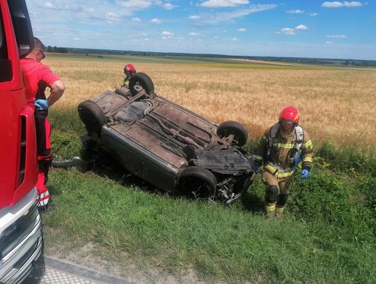 Gm. Chełm. Dachowanie w Rożdżałowie. Straciła panowanie nad autem