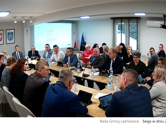 W ostatnich obradach rady gminy wziął udział radny powiatowy z terenu gminy Leśniowice Bogusław Kudyba. W przygotowanym w porozumieniu z zarządem powiatu materiale informacyjnym zawarł najważniejsze informacje dotyczące zaplanowanych na najbliższe miesiące działań inwestycyjnych.