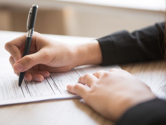 Gm. Leśniowice. Działkę od gminy kupił syn pani wójt. Niektórzy mają zastrzeżenia