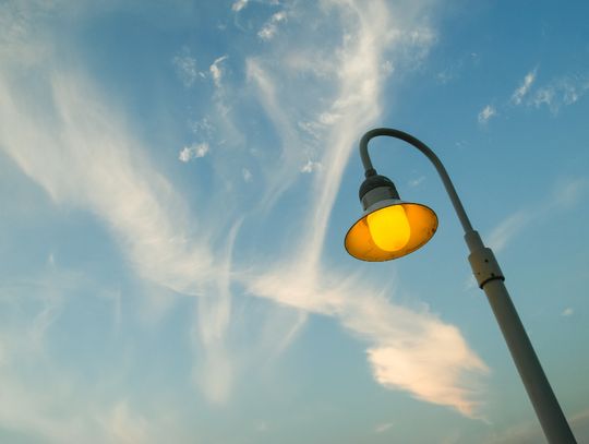 Gm. Rejowiec Fabryczny. Oświetlenia tymczasem nie będzie. Pieniądze były potrzebne na inne cele Nie uczyniono do tej pory zadość oczekiwaniom mieszkańców miejscowości Kanie, Kolonii Kanie, Liszna, Liszna-Kolonii oraz Kaniego-Stacji w sprawie montażu dodatkowych punktów świetlnych. O petycji, jaka trafiła w tej sprawie do władz gminy, informowaliśmy pod koniec stycznia tego roku.