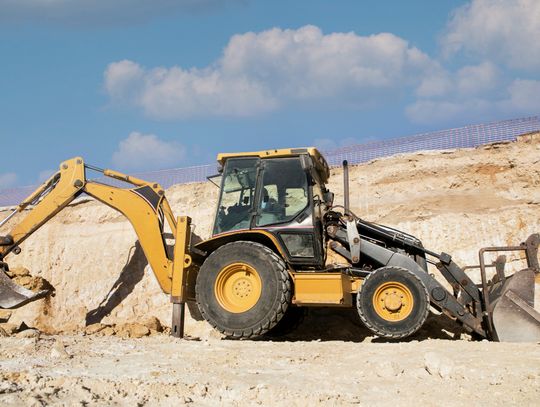Rada gminy zajęła stanowisko i wydała negatywną opinię w sprawie uruchomienia na terenie Gołębia kopalni wapienia i margla. O ocenę przedsięwzięcia poprosił marszałek województwa, który odpowiada za to, czy podmiot, który zamierza eksploatować złoże, otrzyma odpowiednią koncesję.