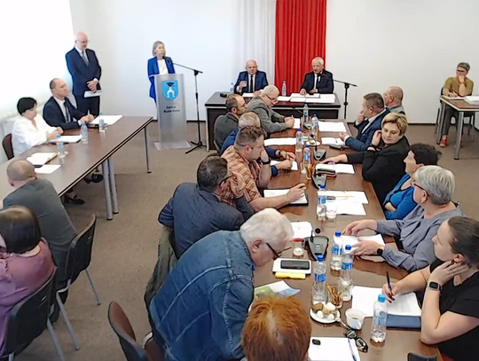 Gm. Ruda-Huta. Uczniowie nie mają łatwego życia. Aby zdążyć do szkoły, muszą wstać skoro świt