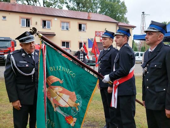 odznaczenie sztandaru OSP Płonka złotym znakiem związku