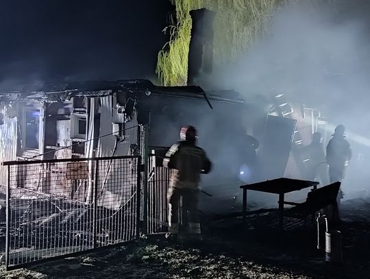 Gm. Rudnik. Pożar domu w Płonce Poleśnej. Jedna osoba trafiła do szpitala [GALERIA ZDJĘĆ]