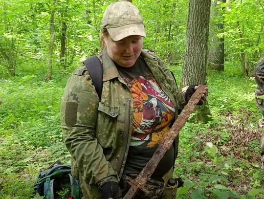 Gm. Sawin. Kiedy odgarnęli warstwę ziemi, oniemieli...