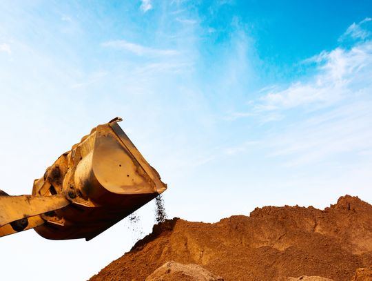 Pomimo tego, że wszystkie aspekty inwestycji, która polega na nowy,m zagospodarowaniu stadionu w Sawinie, zostały przedyskutowane podczas ostatniej sesji rady gminy, to nie wszyscy mieszkańcy czują się usatysfakcjonowani udzielonymi wówczas wyjaśnieniami.