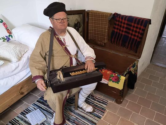 Jako 5-letni chłopiec pokochał lirę korbową. O czym nam opowiecie, Jędrzeju?