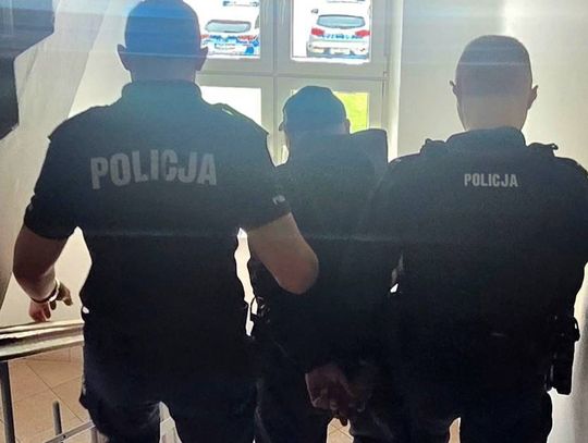 Gm. Siennica Różana. Pijany recydywista wpadł w ręce policji. Odwiedził ojca mimo zakazu