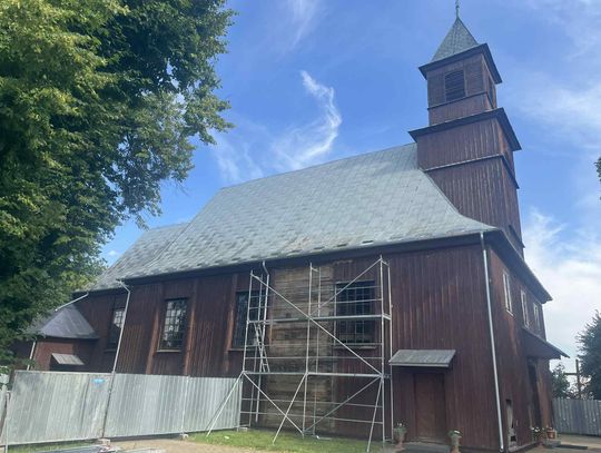 Gm. Urszulin: Ratunek dla kościelnej wieży. Ruszyły prace, ale wciąż potrzebna pomoc