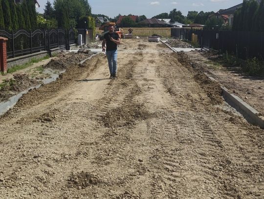 Gm. Włodawa. Ważna inwestycja rozpoczęta -  powstaną drogi w Susznie, Szumince i Różance