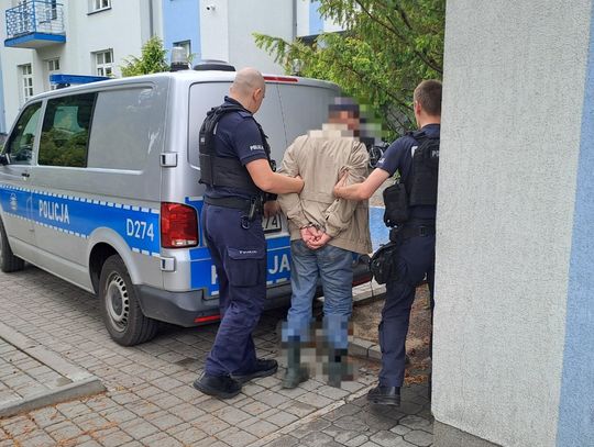 Sąd Rejonowy we Włodawie zastosował tymczasowy areszt wobec 60-letniego mieszkańca gminy Wyryki podejrzanego o znęcanie się psychiczne i fizyczne nad swoją żoną. Mężczyzna został zatrzymany po kolejnej interwencji domowej. Za zarzucane mu przestępstwo grozi kara do 5 lat pozbawienia wolności.