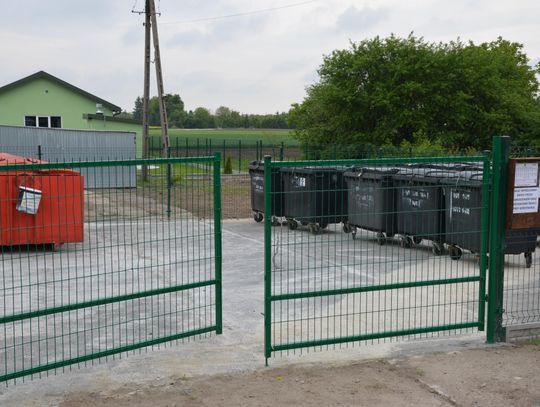 Gm. Żmudź. Mieszkańcy nie wiedzą, gdzie gromadzić śmieci. Niektórzy więc palą je w piecach...