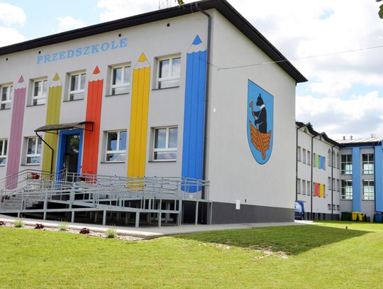 W porządku ostatnich obrad rady gminy pojawiło się kilka punktów, które poświęcone zostały sprawozdaniom z działalności gminnych jednostek. Informacjami na temat minionego roku pracy podzieliła się także dyrektor miejscowej szkoły podstawowej Halina Steczuk.