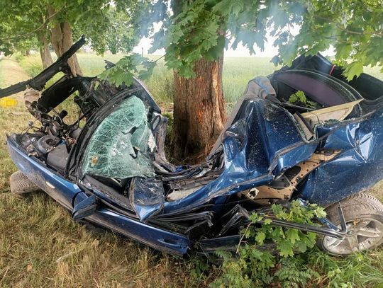 Gm. Żółkiewka. Tragedia na drodze. Auto roztrzaskane, kierowca nie żyje!