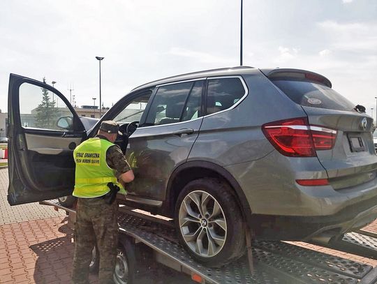 Luksusowe bmw zostało na przejściu granicznym. Co stało się z kierowcą?