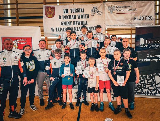 Góra medali zapaśników Cementu Gryfa Chełm Cement Gryf Chełm