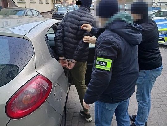 Straszył sąsiadów pozbawieniem życia i spaleniem. Groził policjantom